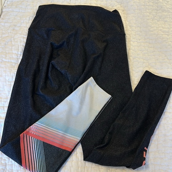 Peloton High-Waist Leggings Large Gray Colorblock Logo Activewear - Picture 2 of 4